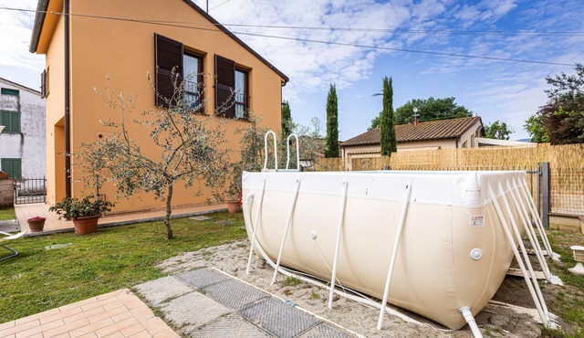 2 bedroom amazing home in Orentano