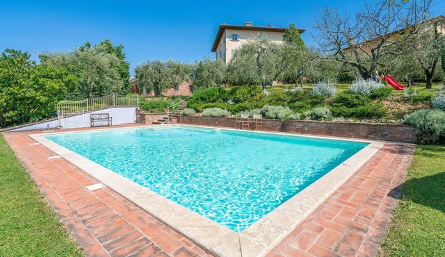 2 bedroom cozy apartment in Lari