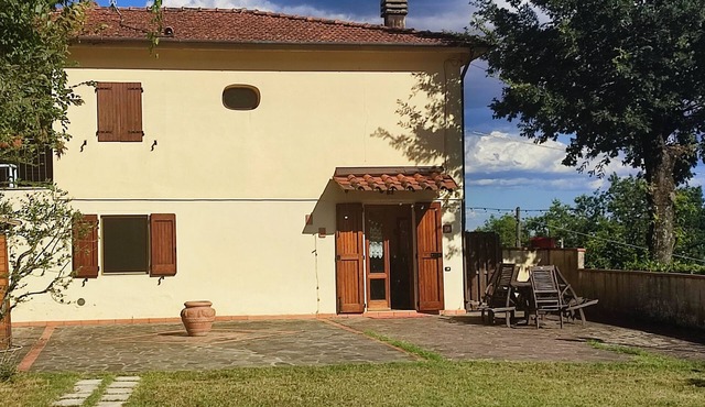2 Bedroom Private vacation home in Corbezzi