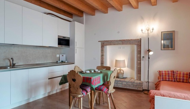 2) Cozy One-Bedroom Apartment in Agriturismo with Two Single Beds and Sofa Bed
