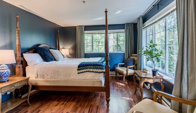 2 Seaside Cabins w. Sauna, Hot Tubs, Patios, Jet Skis, and More