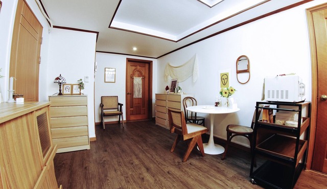 201 Cheongdam, Traditional Korean house