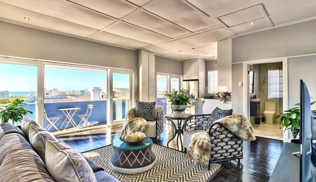 21 Cheviot Place, Green Point