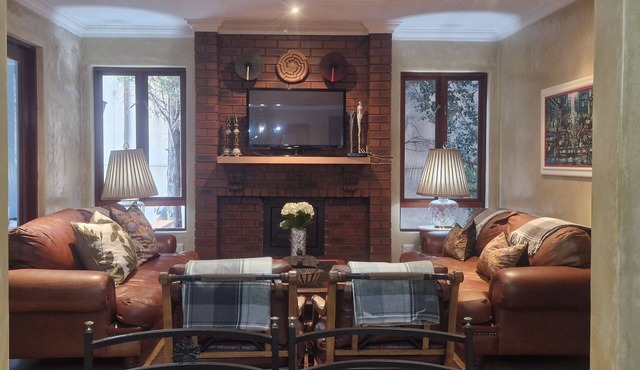 247The Residence - 4 Centrally located Private Suites in a secure leafy surbarb