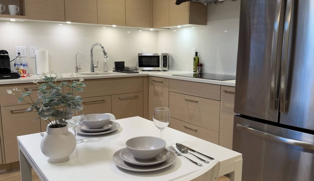 2Bed/1Bath in City, 20 min to BC Place/Major International Sporting Event 2026
