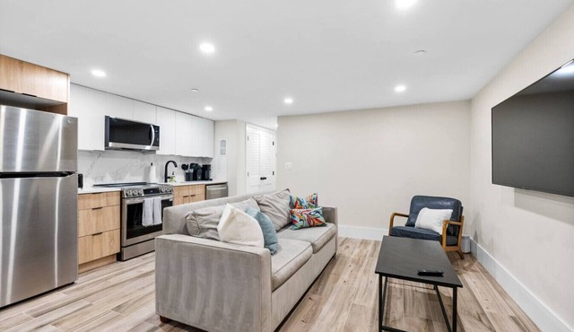 2BR Garden Suite near U St | Private Entry + W/D
