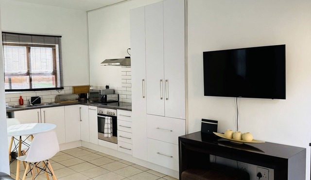 3 Bedroom Apartment in Bushmill Amorosa Roodepoort . Family friendly
