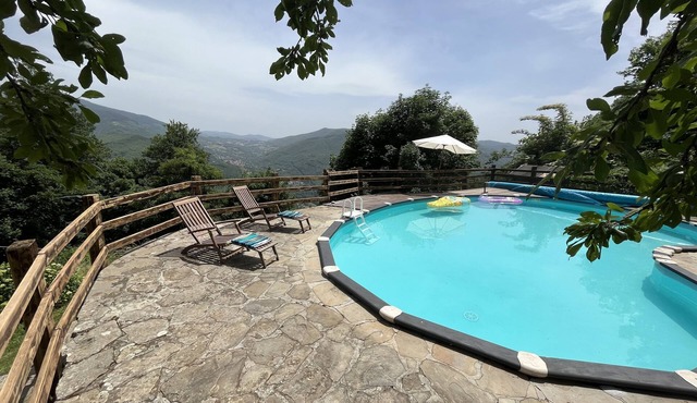 3 bedroom private vacation home in popiglio
