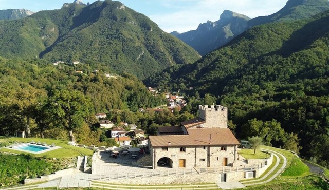 3-bedroom tower aptin charming restored monastery with shared pool and 360°view