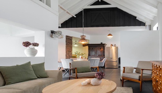 3-Bedroom Villa near the Dunes