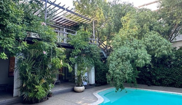 3 bedroom Villa with a swimming pool "hidden gem and an oasis" in Green Point.