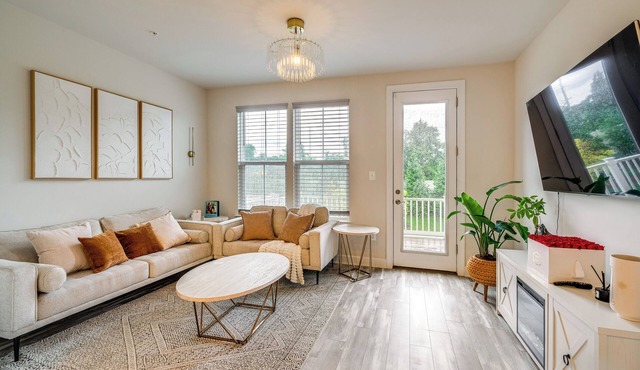 3 Mi to NW Stadium: Modern Retreat in Largo
