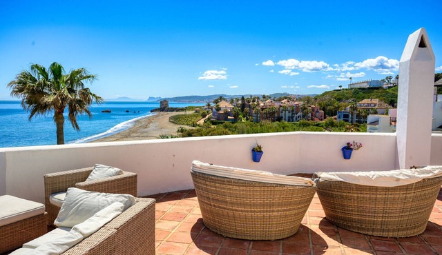3180 Duplex Penthouse with Panoramic Sea Views