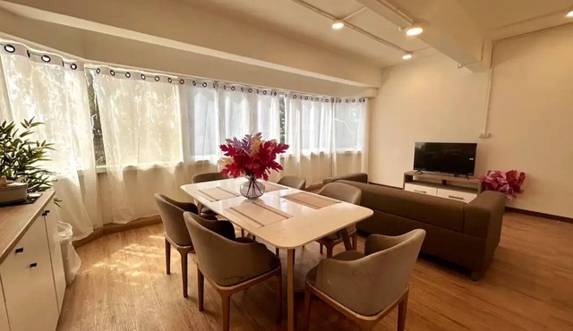 3BR China Town, Rare to find 2 mins from MRT trainnn