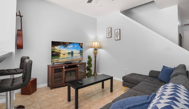 3BR Villa in Gated HOA Near Disney