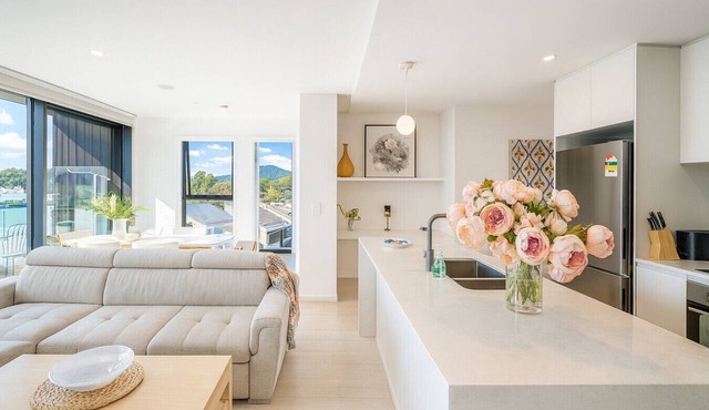 3BRs Apt with Mountain Views | Heart of Canberra