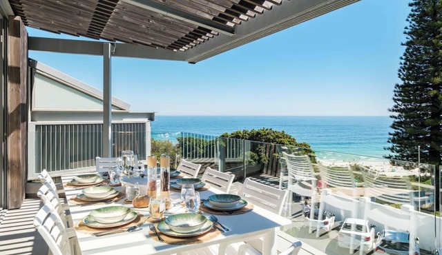 4 Bed Coastal Retreat W Pool Views Llandudno Sands