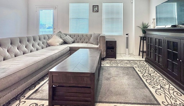 4bedroom Condon in Oxnard collection.