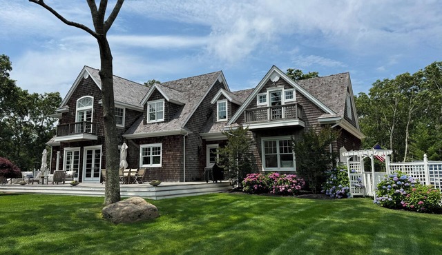 5-ACRES, SALT WATER POOL, TENNIS, BASKETBALL, 5 BEDROOM 7 BATH
