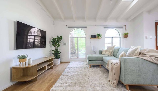 5 Beach Baby Bungalow & Parking