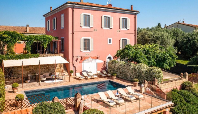 5 bedroom cozy home in Fabbrica