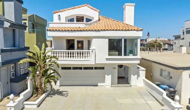 5 beds 4 Bedroom 5 bath New Seaside Oasis pool/ping pong table