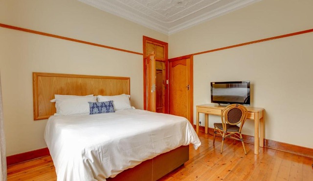 51 on York Unit 3 with shared bathroom