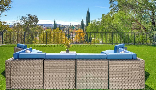 5BR w/Hot Tub, Fire Pit, Views & 2 King Beds