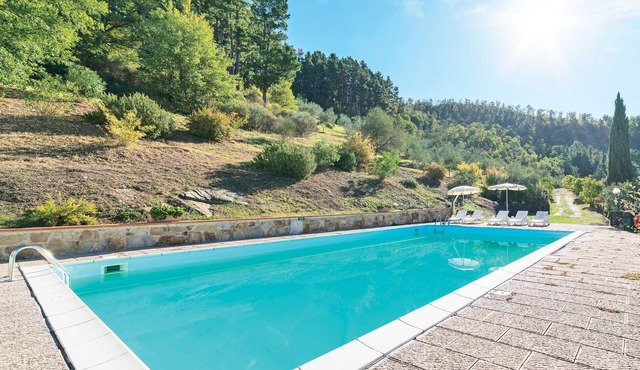 6 bedroom amazing home in Dicomano