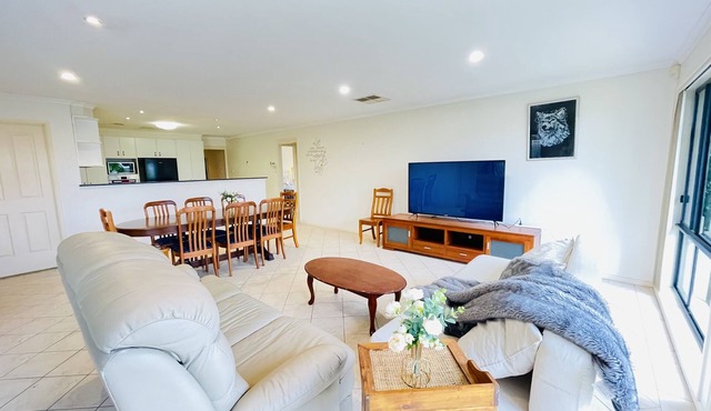 6 Bedroom House @ Gungahlin Town Center