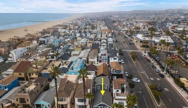 6 Houses from the Beach; It’s all about the location; "Beaching It"