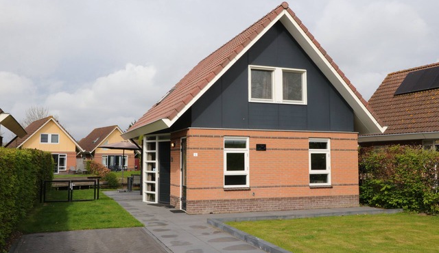 6-person detached bungalow