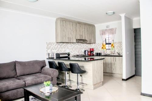 7 on Laibach - Buhrein Estate, Kraaifontein