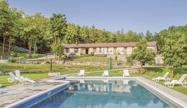 8 bedroom pet friendly home in Badia Tedalda AR