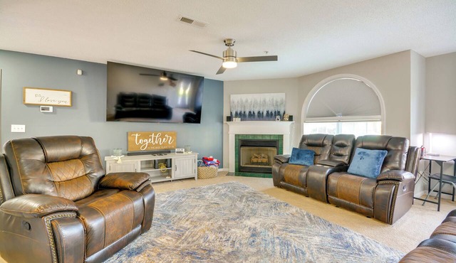 9 Mi to UNCG & Dtwn: Suburban Family Condo