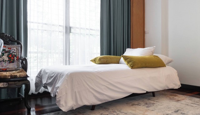 A cozy classic‑style family home just minutes from BTS Phra Khanong.