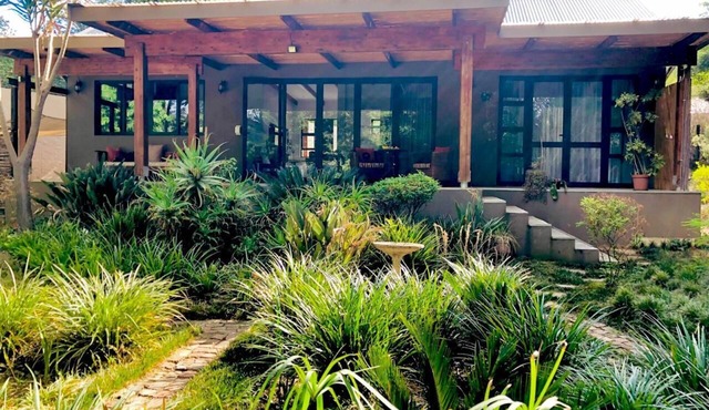 A Hidden Gem! 3-Bedroom Getaway House in Edenburg
