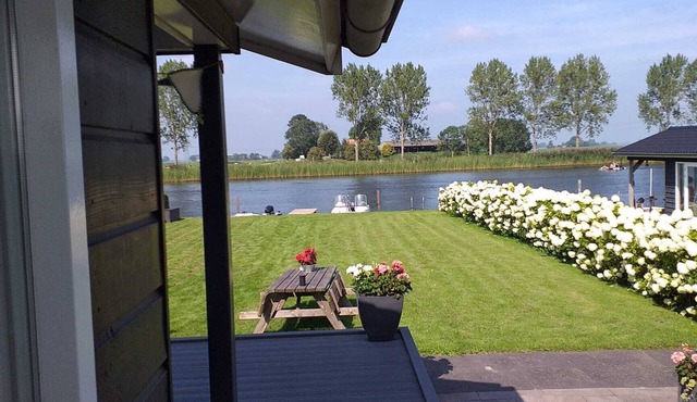 A nice break on the water. fishing, boating cycling also wifi available