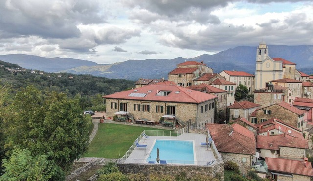 A private oasis in a medieval Tuscan village near Cinque Terrennnn