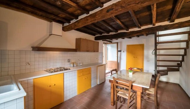 Acacia Apartment