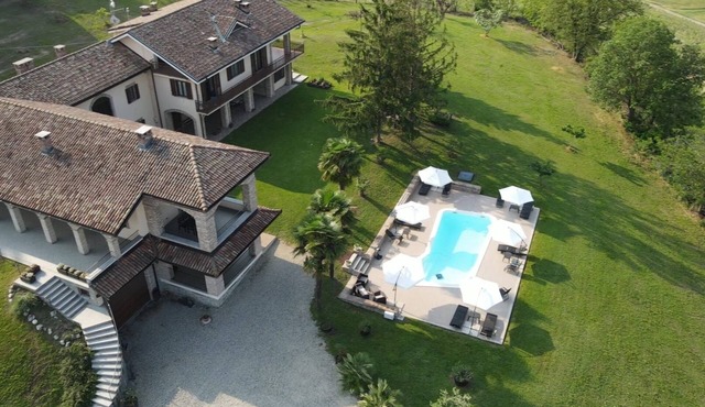 Accommodation 'The Granary' in a renovated late 19th century country house