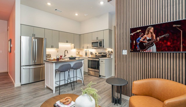 Acoustic Anthem-2 Units-Pool & Gym-In Music Row