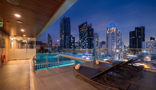 Adelphi Suites Bangkok