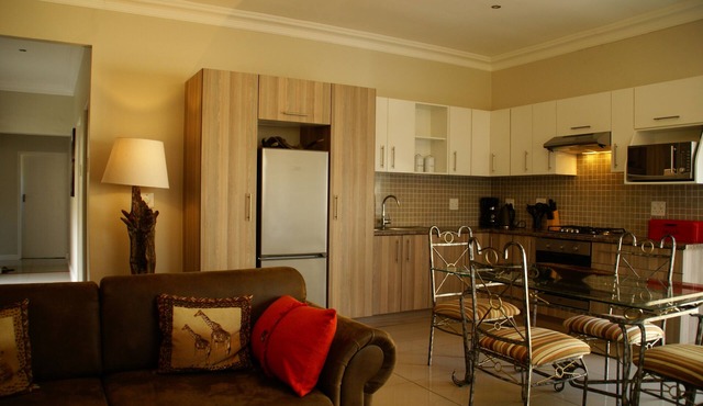 African Palm Red cottage