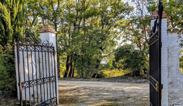 Air Conditioned Villa in the Tuscan Vineyard with swimming pool.