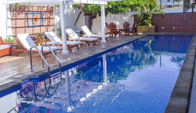Amazing 4 BR Villa with fantastic views- 3 min from the beach!