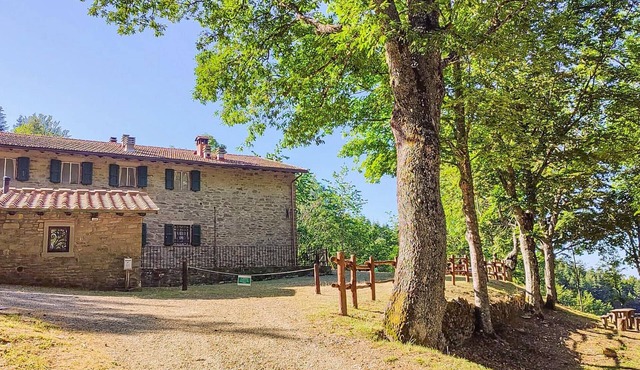 Amazing apartment in Subbiano