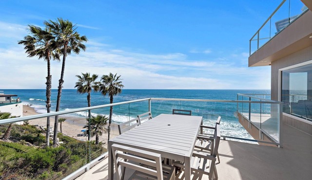 Amazing Beach Front Spacious 5-bedroom house in beautiful Laguna Beach
