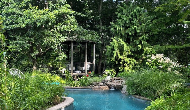 Amazing Getaway! Stunning East Hampton house. CAPTIVATING!