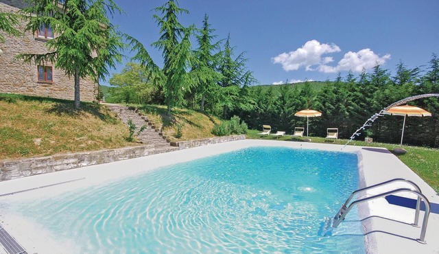 Amazing home in Apecchio PU